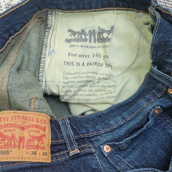 LEVI'S 505 36X34 Men's Denim Jean, Straight Leg, Classic Regular Fit - Picture 6 of 10